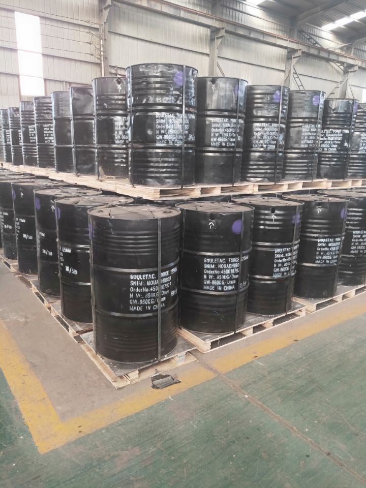 Hiomapallon valu kuulamyllyyn