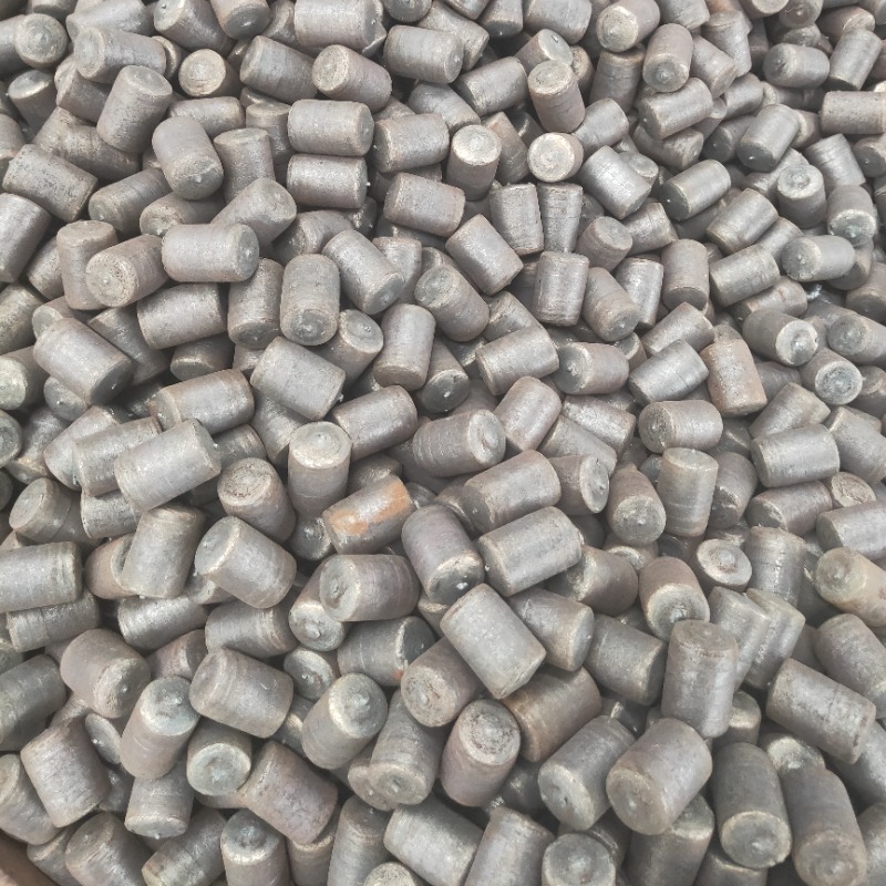 Kulutusta kestävät terästakot