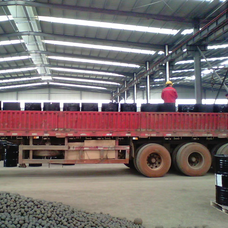 Taottu terästehdaspallo