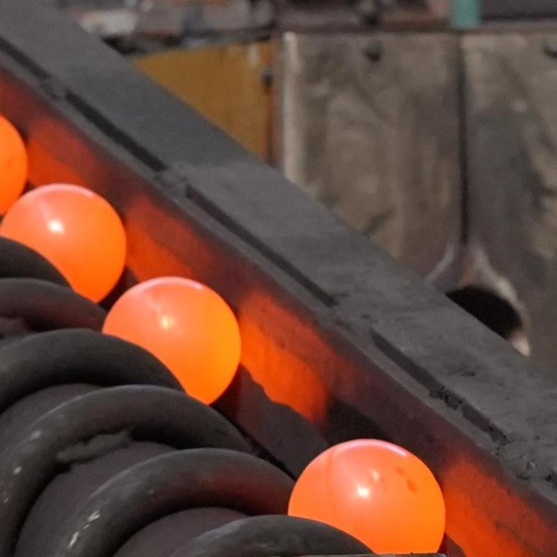 väärennetty pallo,