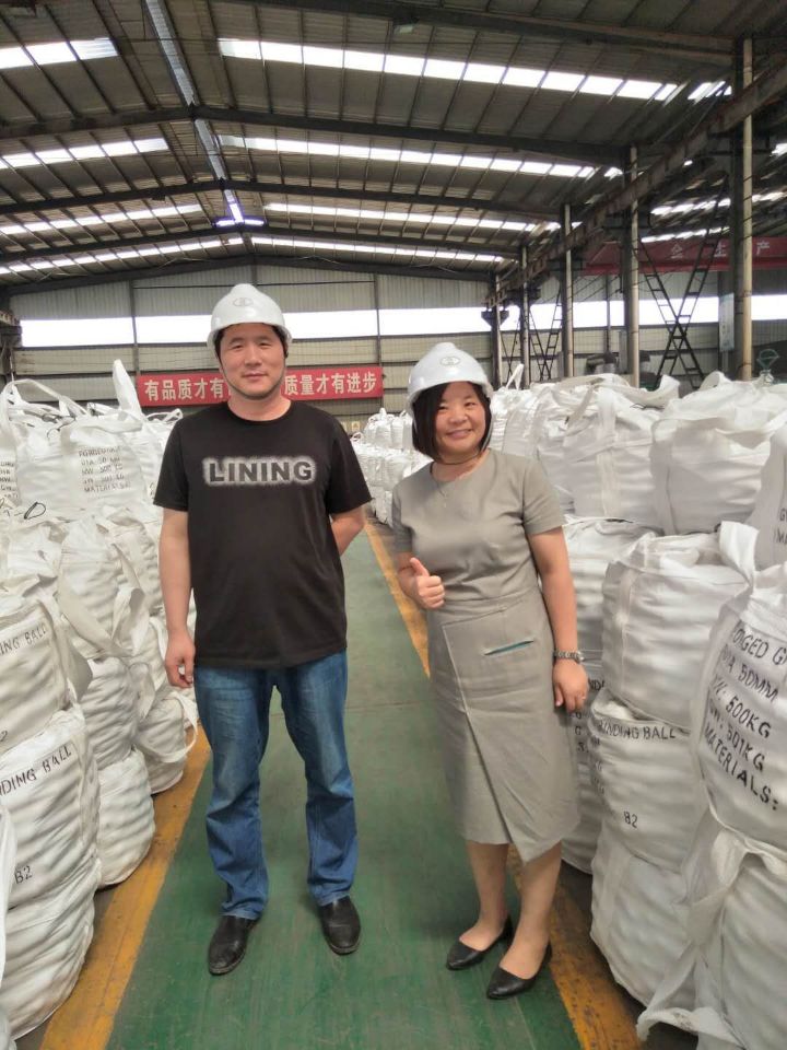 Teräspallojen valmistaja Kiinassa Steel Ball Manufacturer in China